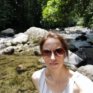 Meet your Posher, Laura